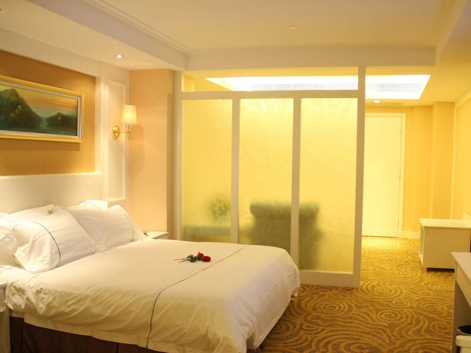 Huizhou Jinhuayue International Hotel Esterno foto